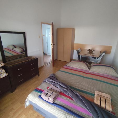 באר Apartments Kalamperovic מראה חיצוני תמונה